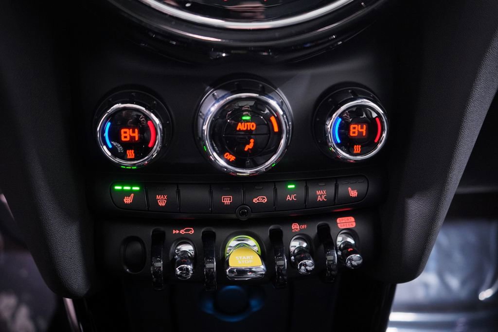 Used 2024 MINI Cooper SE image 11