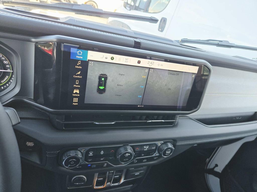 Used 2025 Jeep Wrangler Unlimited Sahara w/ Safety Group image 24