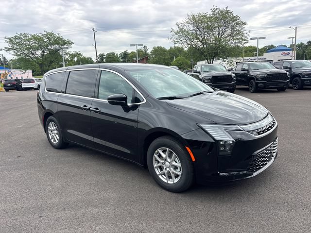 New 2027 Chrysler Pacifica Select w/ Family Tech Group FWD image 2