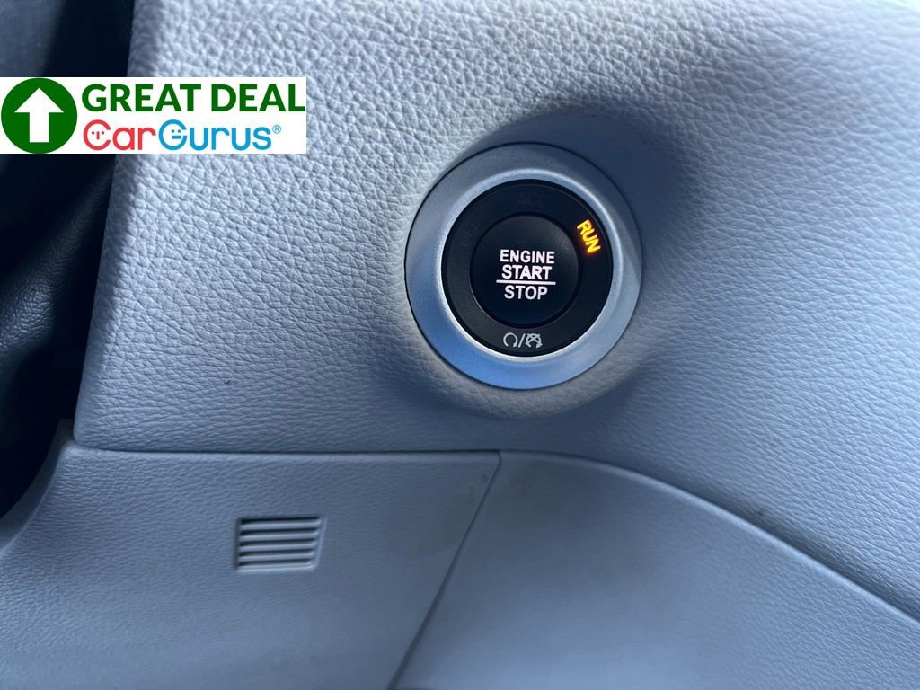 Used 2022 Chrysler Pacifica Touring-L w/ Uconnect Theater Family Group FWD image 16