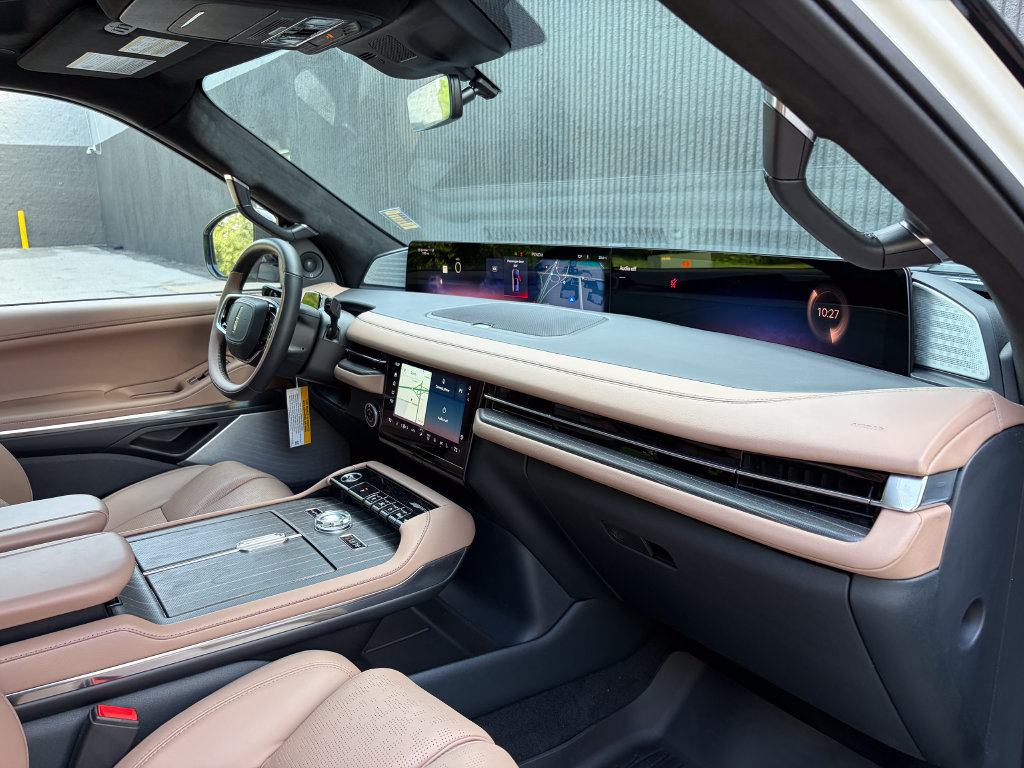 New 2027 Lincoln Navigator Black Label AWD/4WD image 41