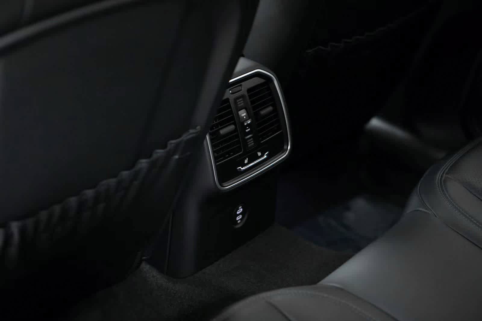 Certified 2025 Porsche Macan S image 29