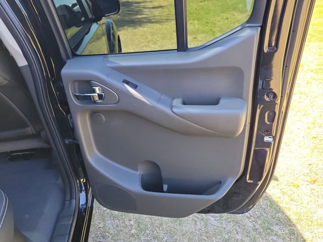 Used 2020 Nissan Frontier PRO-4X w/ Pro-4x Utility Package image 30