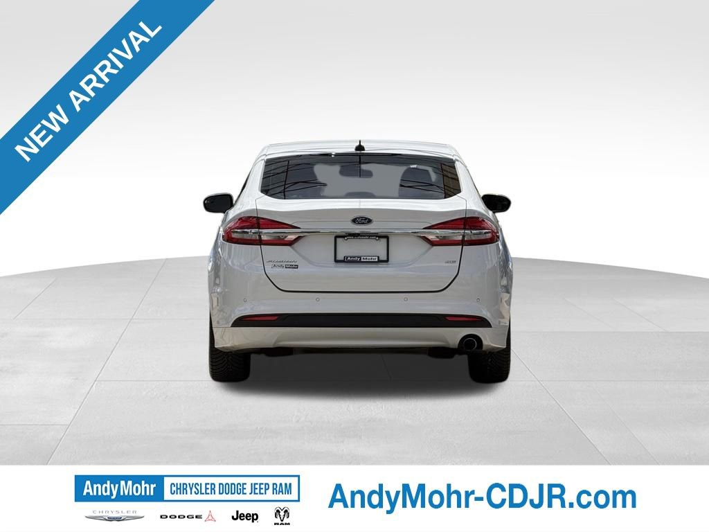 Used 2017 Ford Fusion SE w/ Fusion SE Technology Package FWD image 6