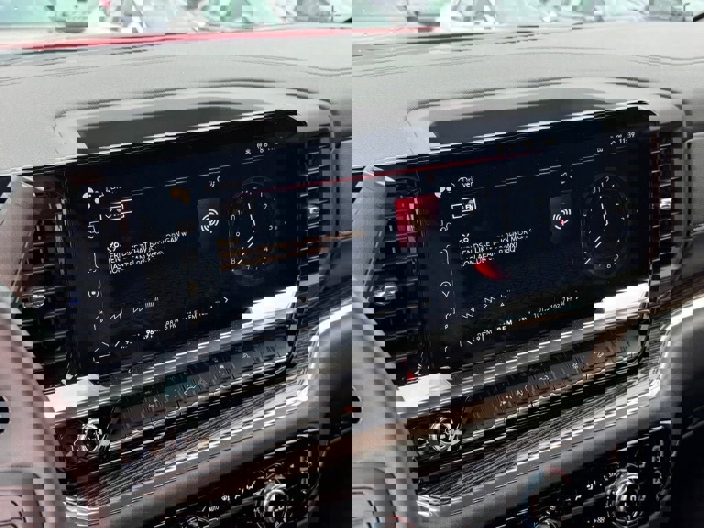 Used 2024 GMC Sierra 1500 Elevation image 23