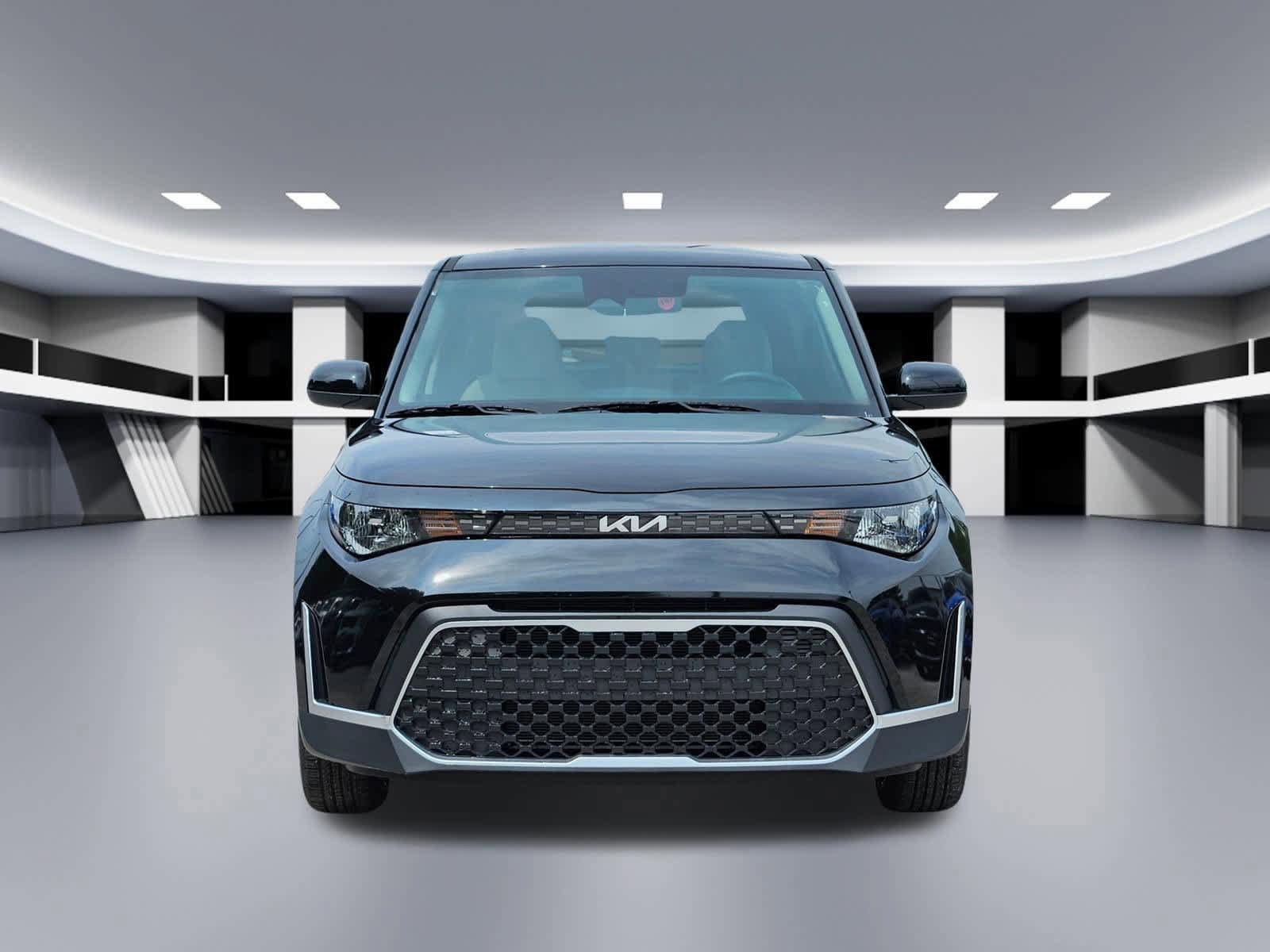 Certified 2025 Kia Soul LX w/ LX Technology Package FWD image 8