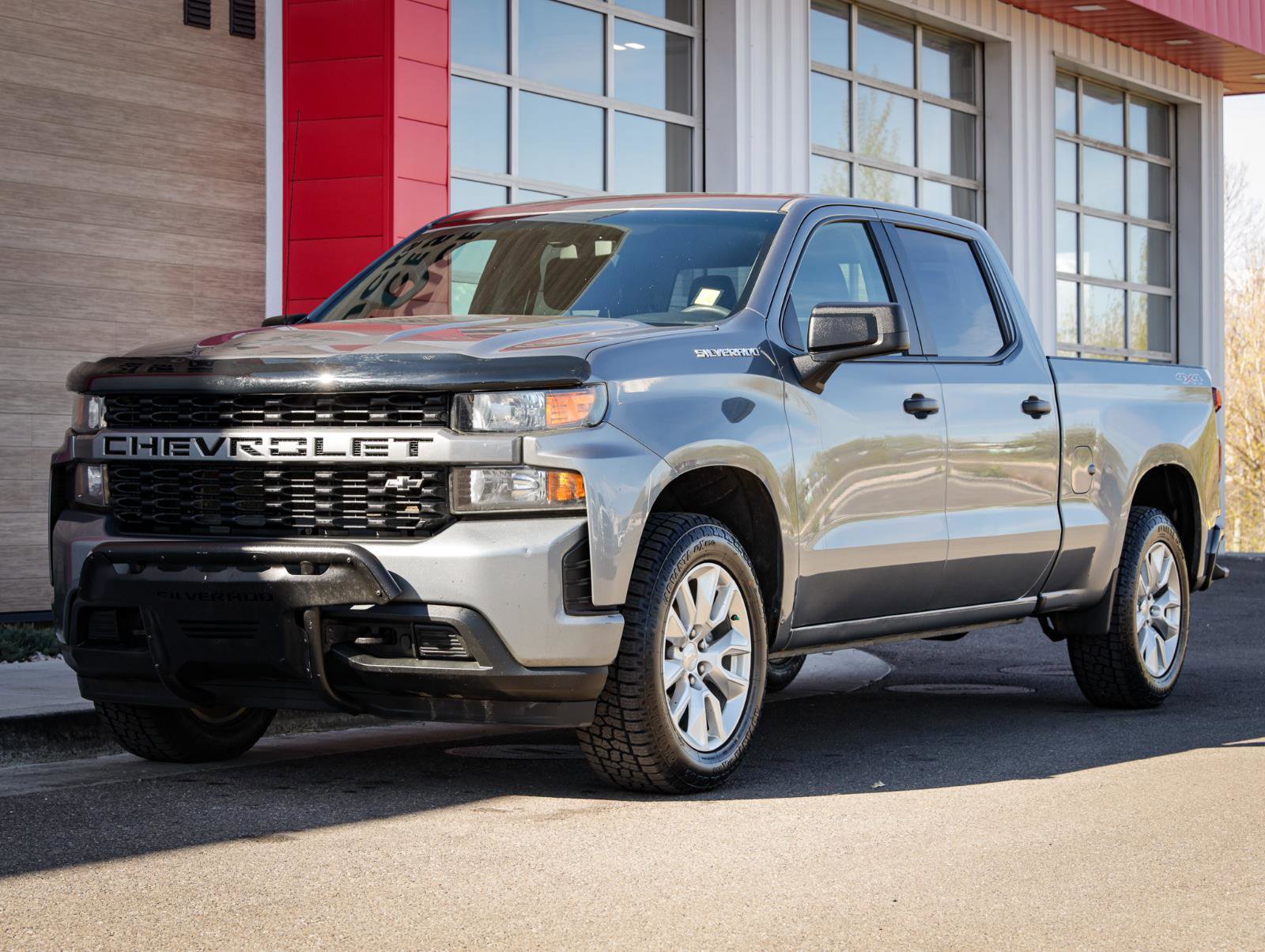Used 2019 Chevrolet Silverado 1500 Custom w/ Custom Convenience Package AWD/4WD image 8