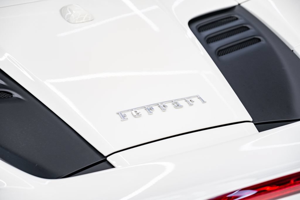 Used 2022 Ferrari F8 Tributo RWD image 28