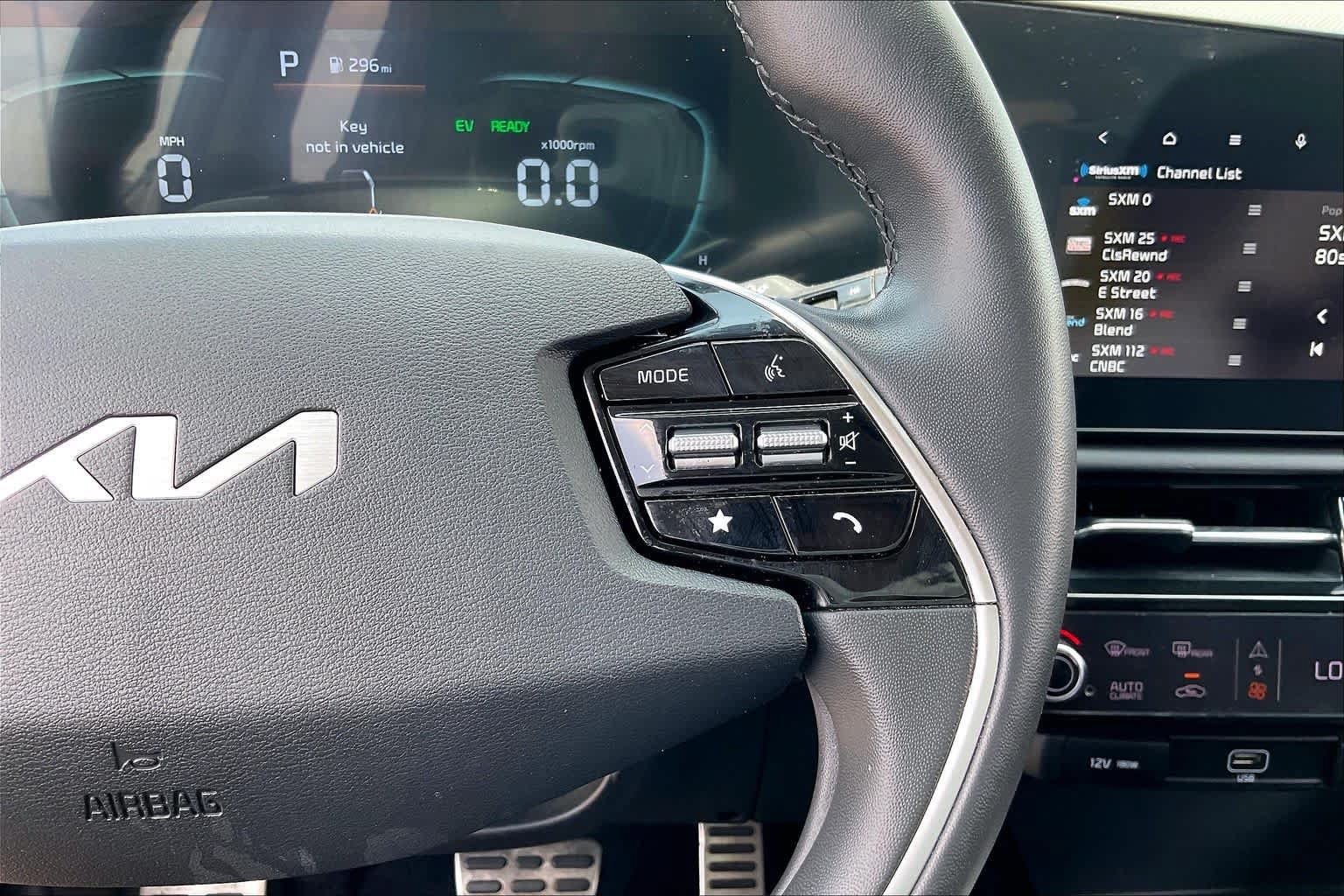 Used 2024 Kia Niro EX FWD image 23