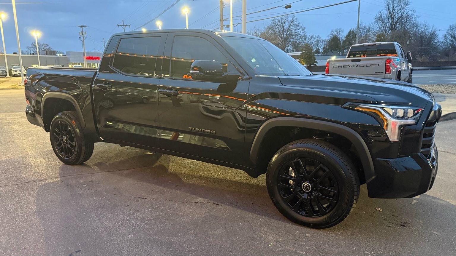 Used 2024 Toyota Tundra Limited image 9