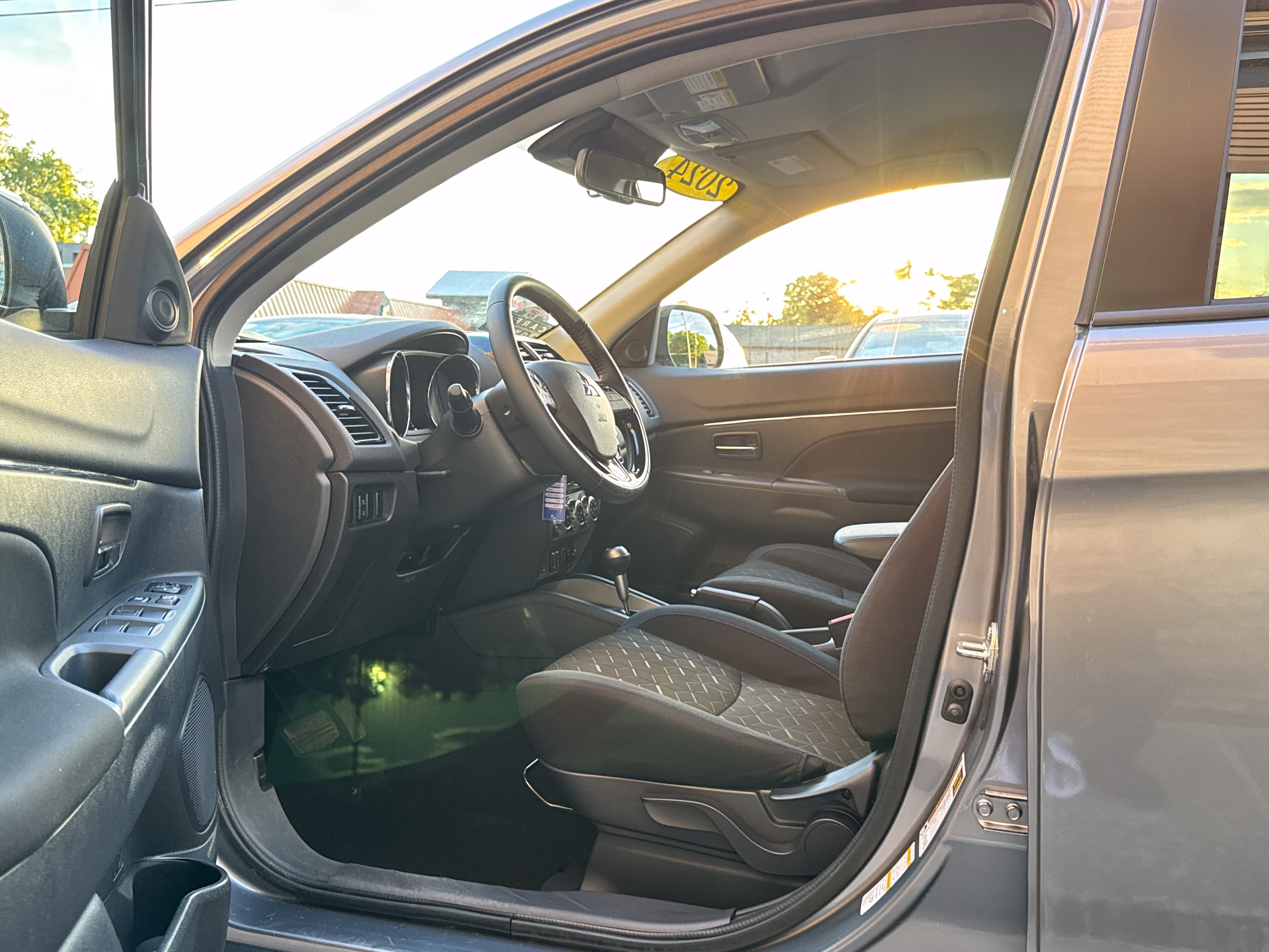 Used 2024 Mitsubishi Outlander Sport LE AWD/4WD image 8