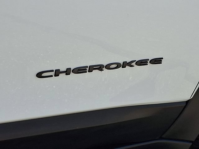Used 2022 Jeep Cherokee Trailhawk AWD/4WD image 30
