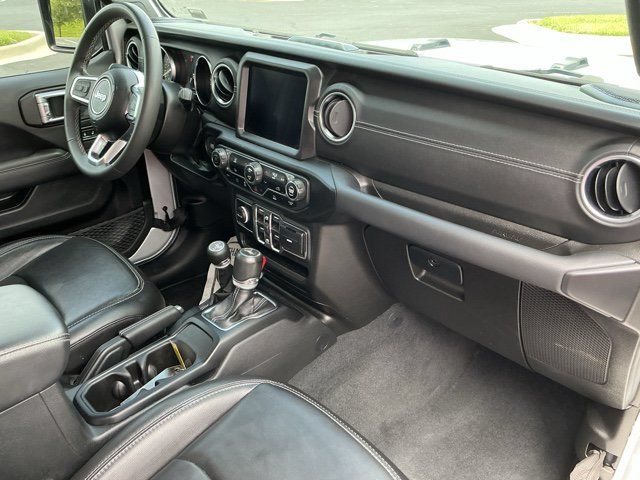 Used 2023 Jeep Wrangler Unlimited Sahara AWD/4WD image 19