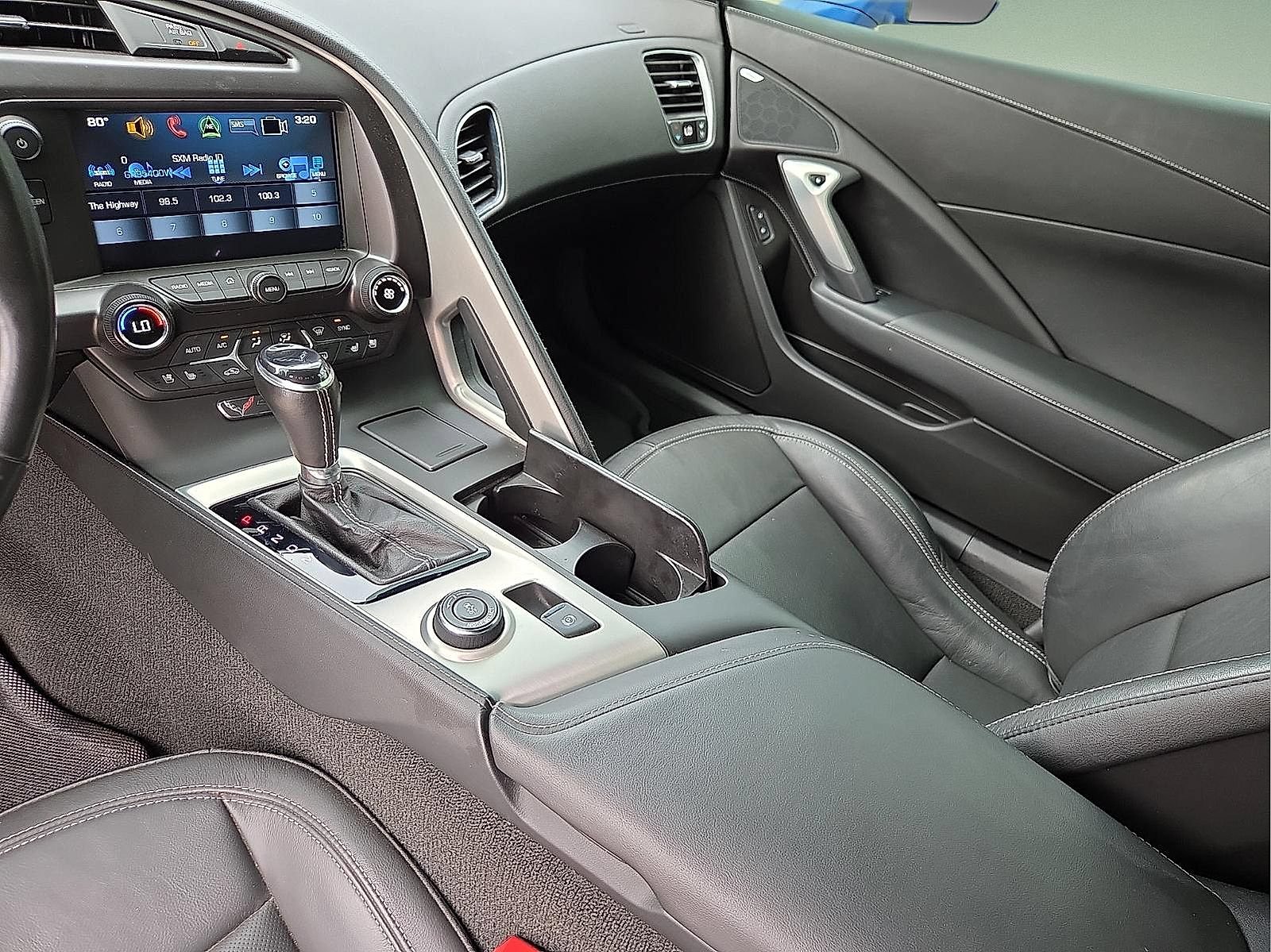 Used 2019 Chevrolet Corvette Stingray Coupe RWD image 11