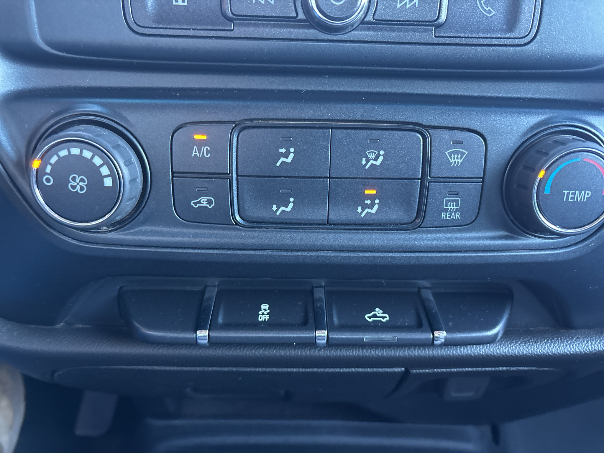 Used 2018 Chevrolet Silverado 3500 W/T w/ WT Fleet Convenience Package AWD/4WD image 20