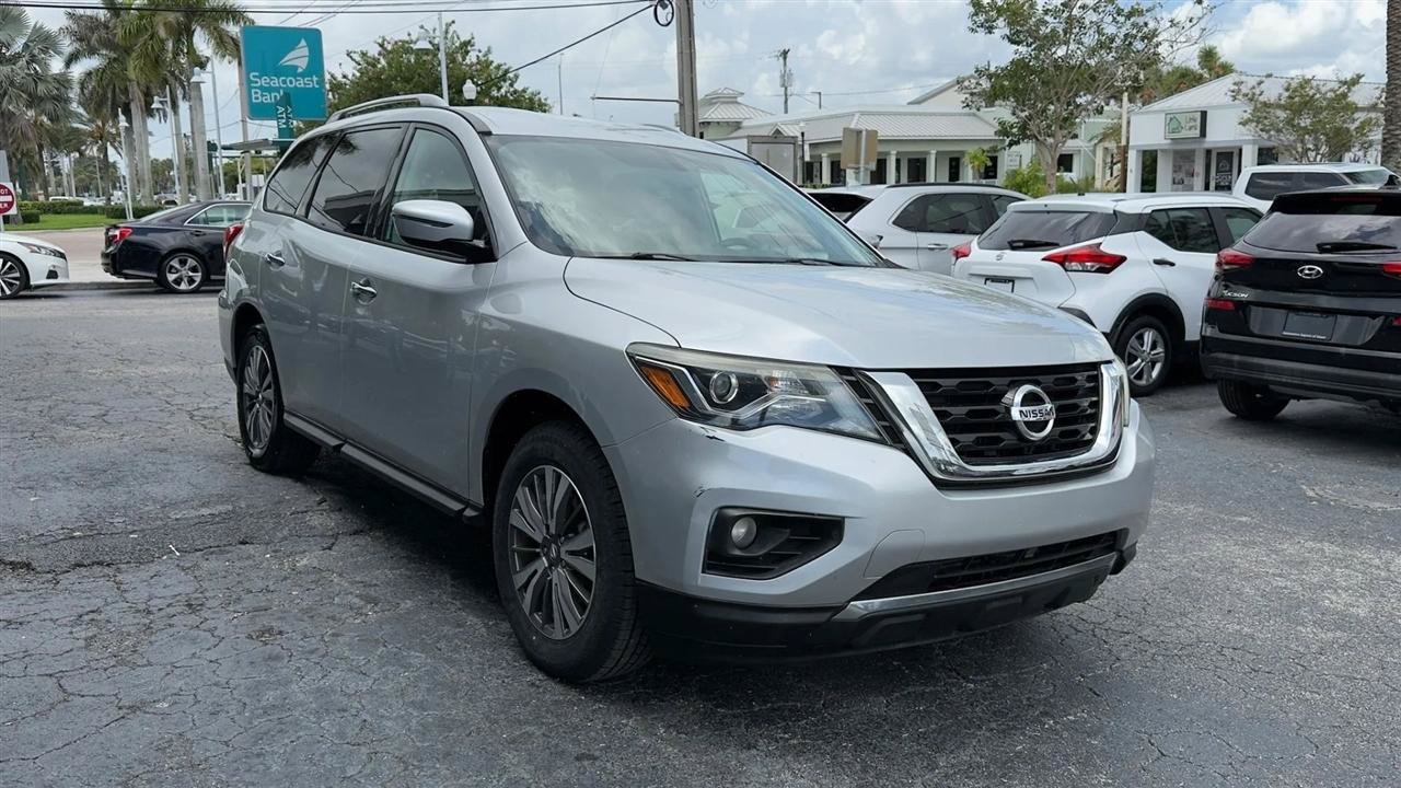 Used 2017 Nissan Pathfinder SV FWD image 7