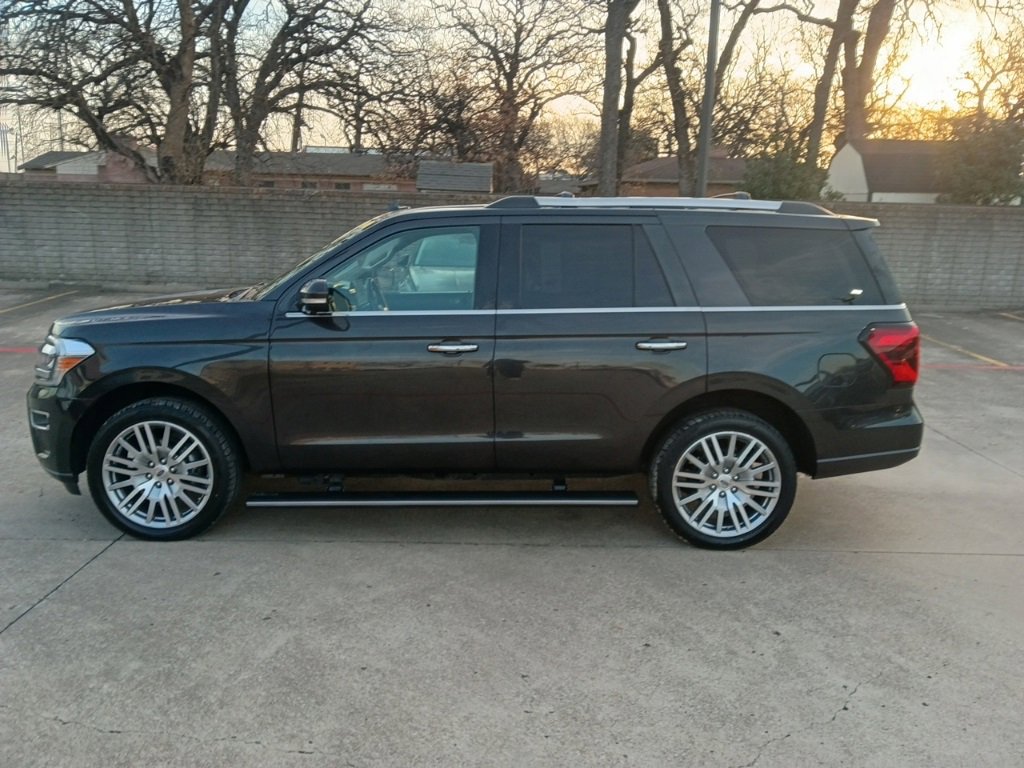 Used 2024 Ford Expedition Limited image 8