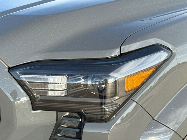 Used 2025 Toyota Tacoma SR5 image 4