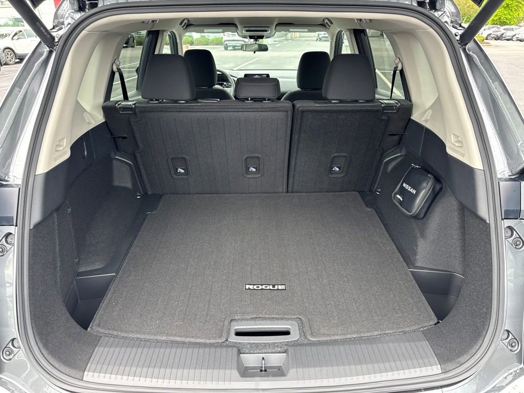 New 2026 Nissan Rogue SV FWD image 16