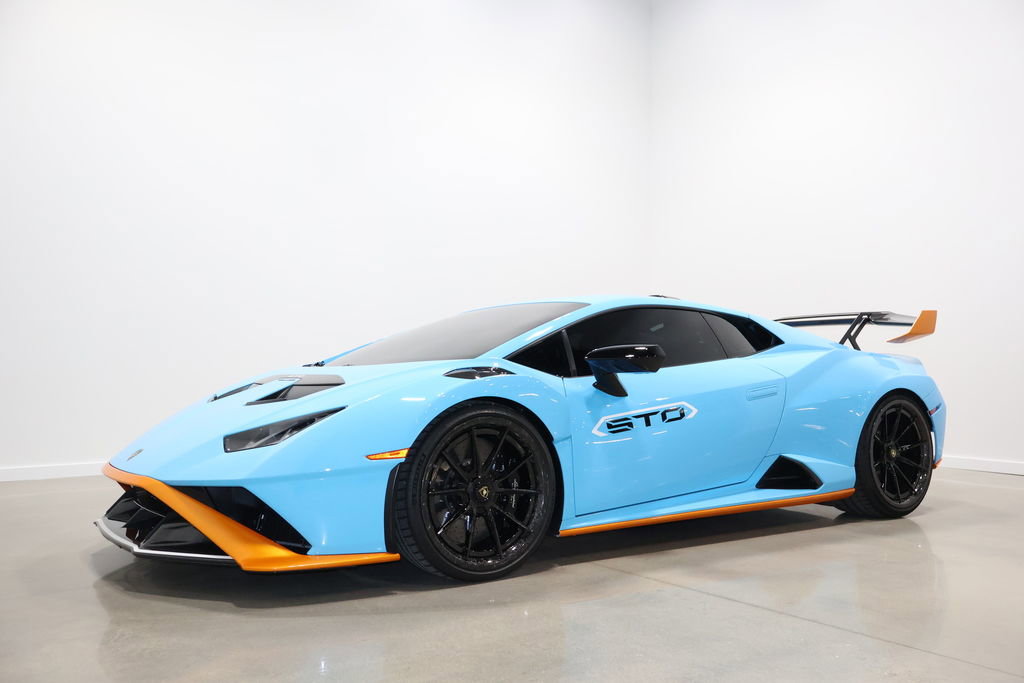 Used 2021 Lamborghini Huracan STO image 3