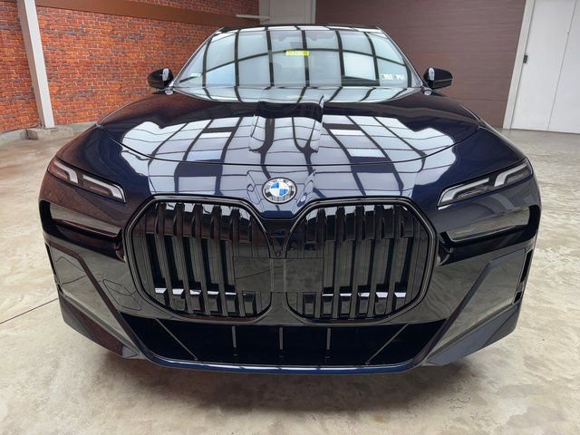 Used 2026 BMW 760i xDrive image 8