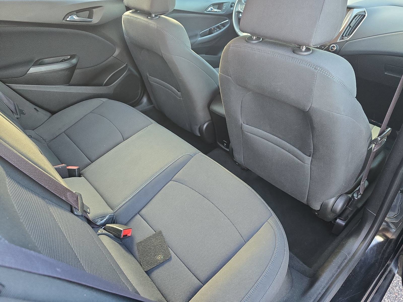 Used 2017 Chevrolet Cruze LT w/ Convenience Package FWD image 11