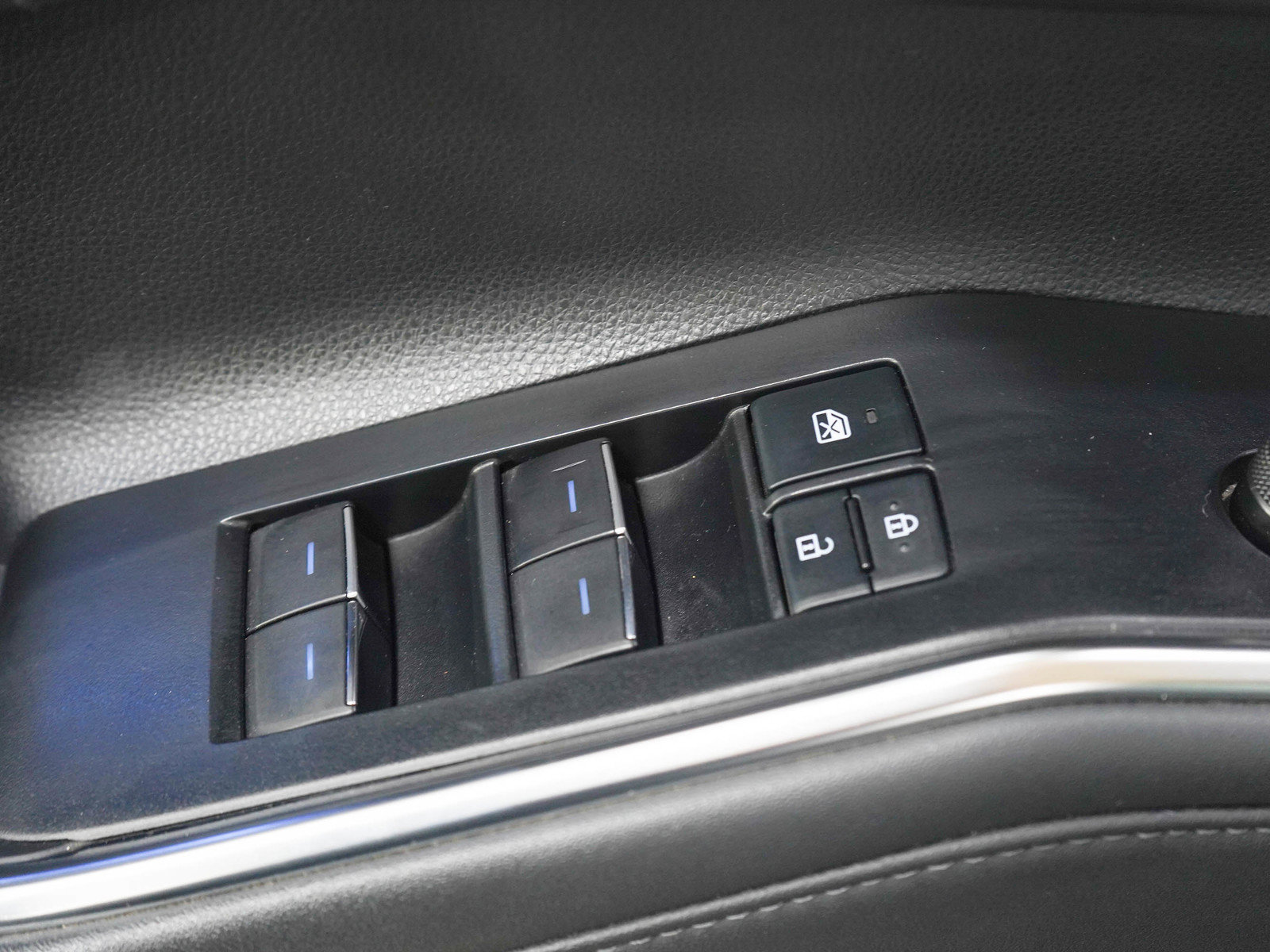 Used 2022 Toyota Highlander Limited AWD/4WD image 22