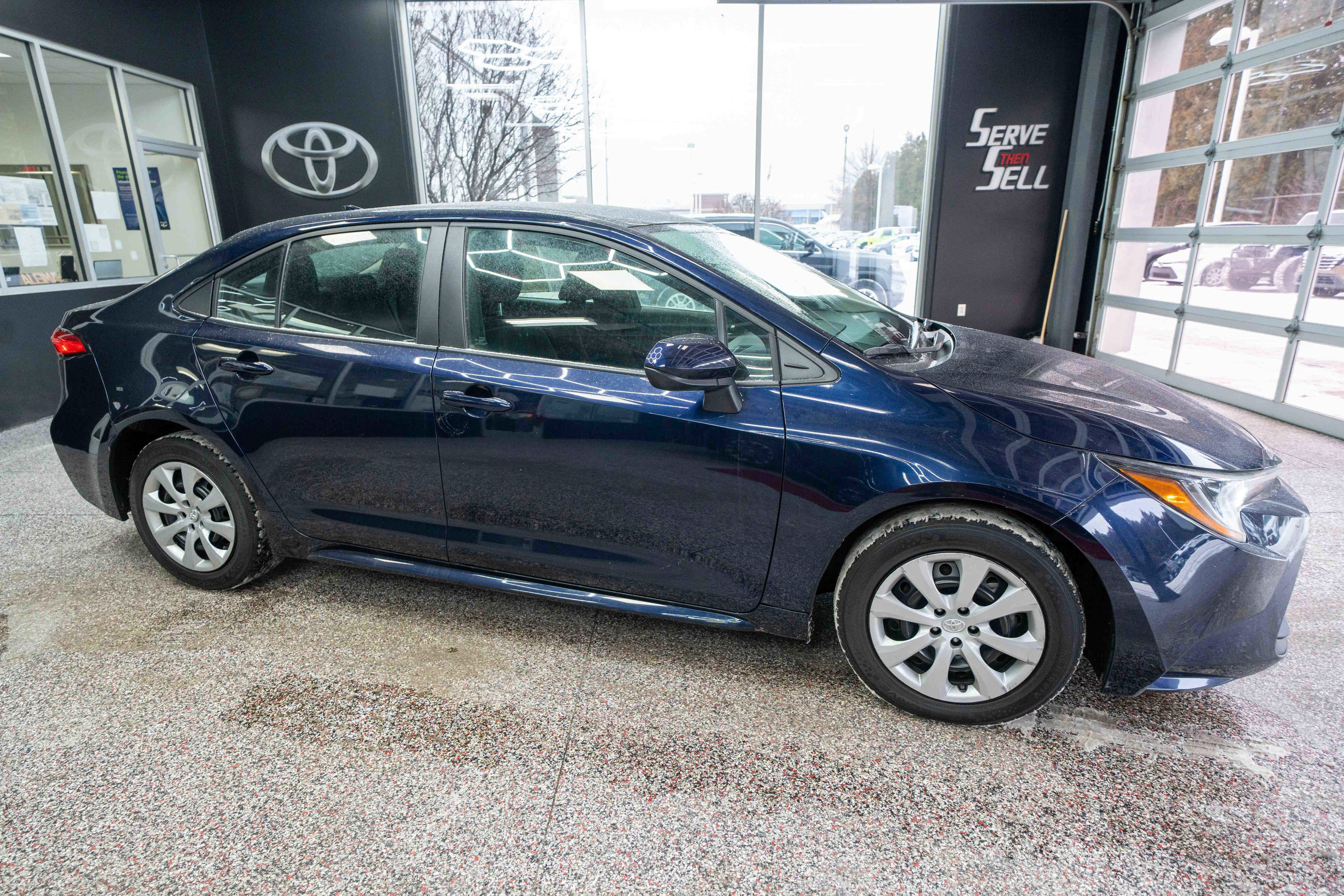 Used 2023 Toyota Corolla LE image 5