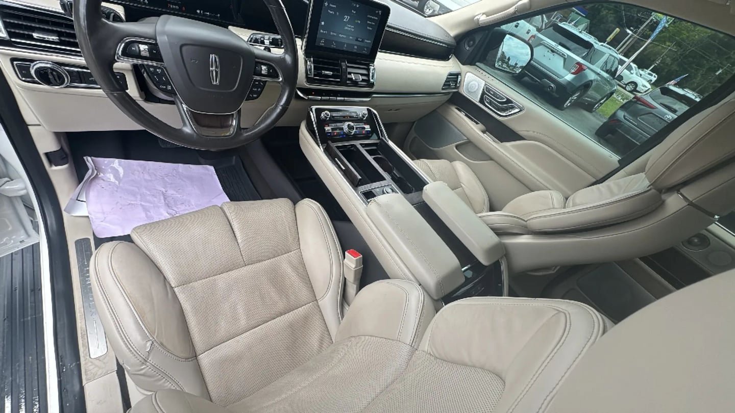 Used 2019 Lincoln Navigator Reserve AWD/4WD image 12