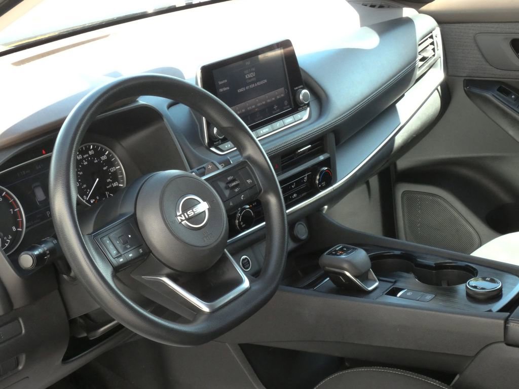 Used 2023 Nissan Rogue S AWD/4WD image 11