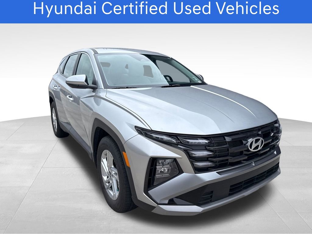 Certified 2025 Hyundai Tucson SE FWD image 3