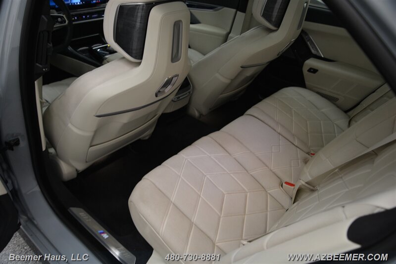 Used 2023 BMW 760i xDrive w/ Executive Package AWD/4WD image 23
