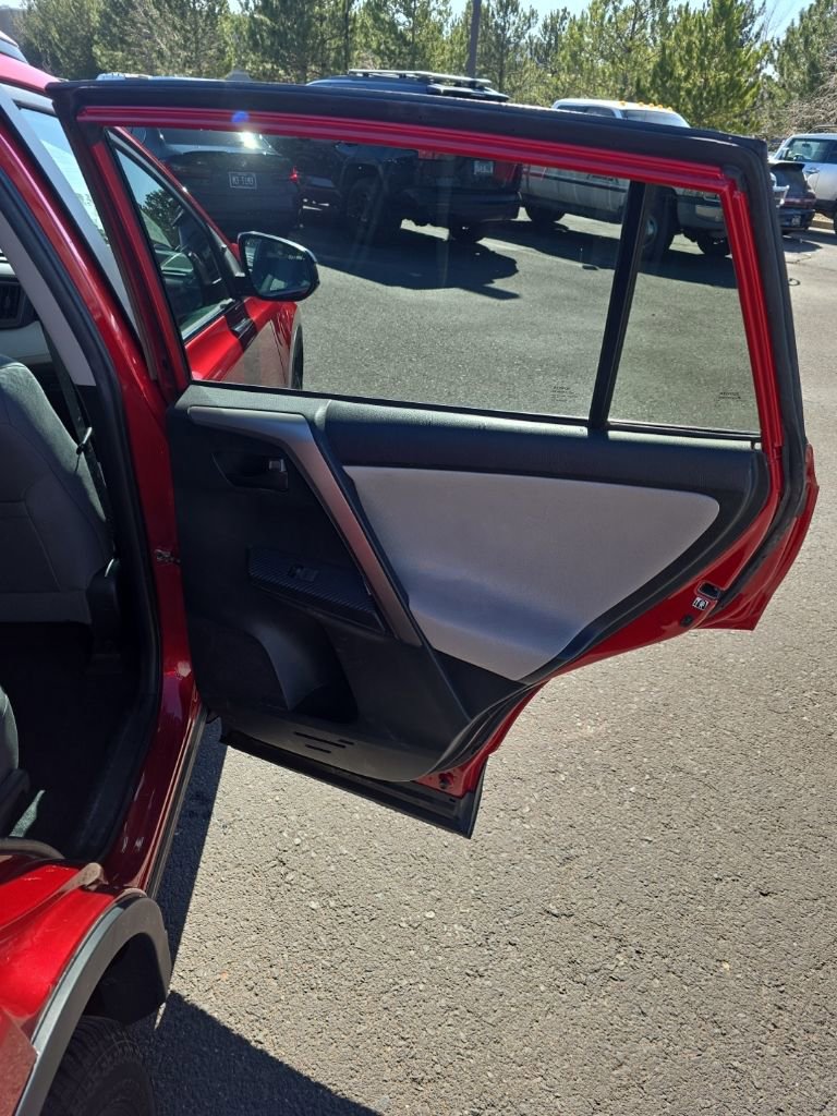 Used 2015 Toyota RAV4 LE w/ Preferred Accessory Package image 16