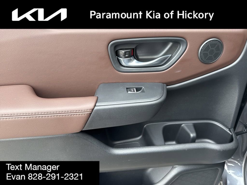 Used 2025 Honda Pilot Elite image 16