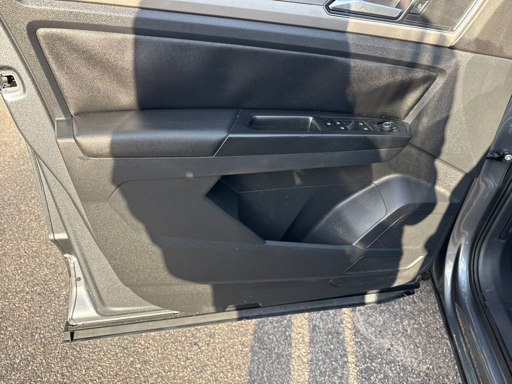 Used 2019 Volkswagen Atlas SE w/ Towing Package image 11