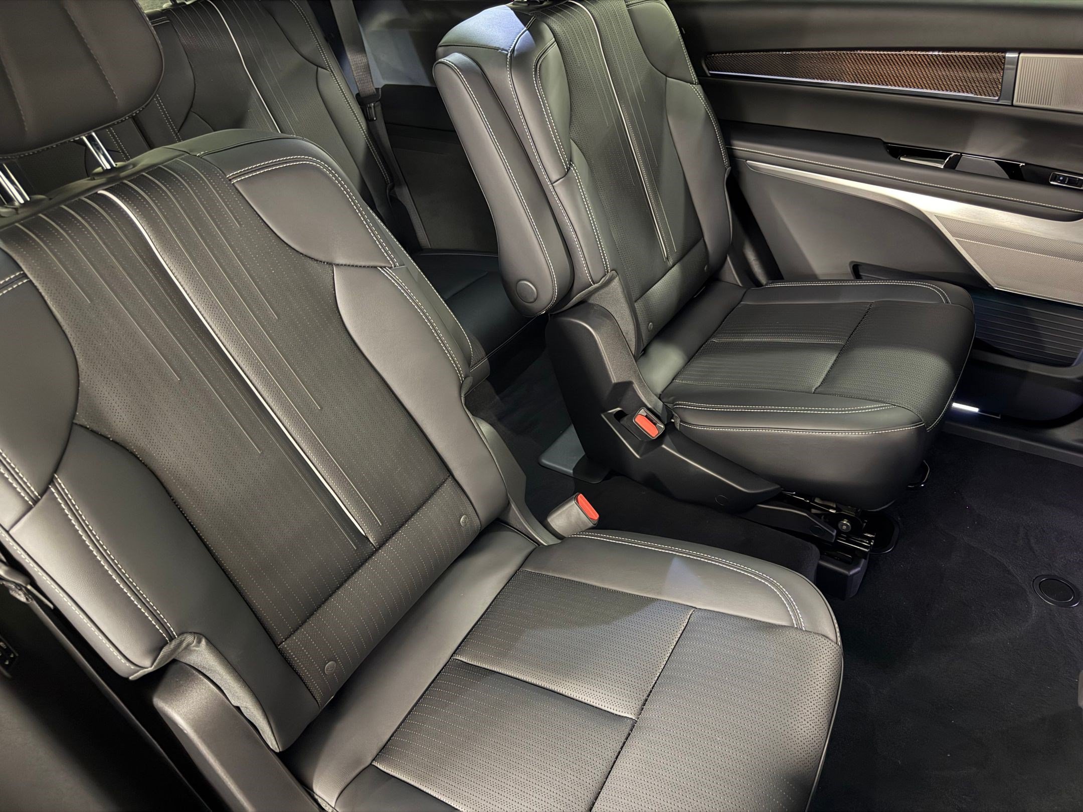 New 2027 Cadillac Vistiq Luxury AWD/4WD image 51