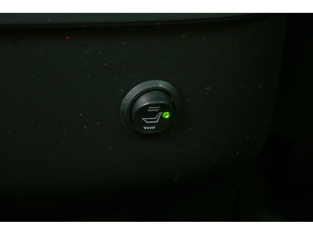 Used 2018 Volvo XC60 T6 Momentum w/ Vision Package image 29