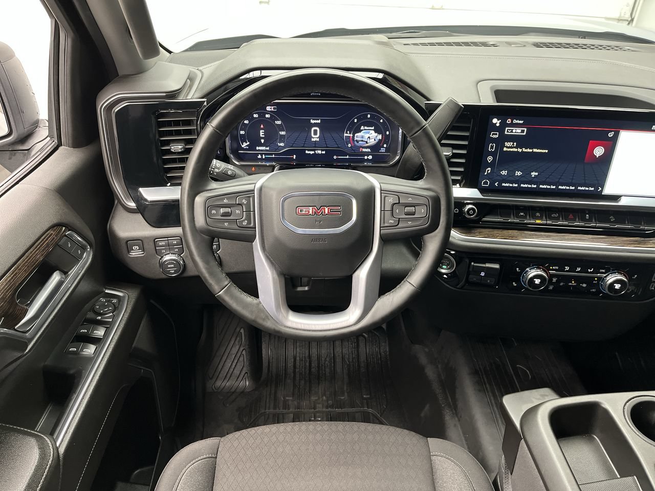 Used 2024 GMC Sierra 1500 Elevation w/ LPO, Elevation Black Package AWD/4WD image 15