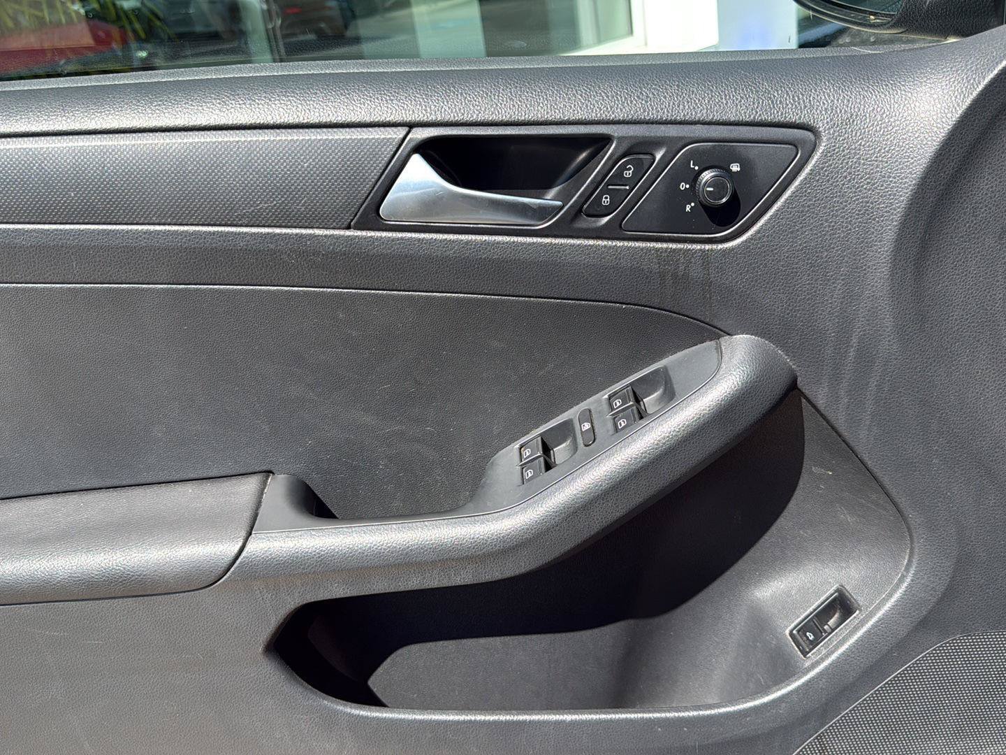 Used 2016 Volkswagen Jetta S FWD image 15