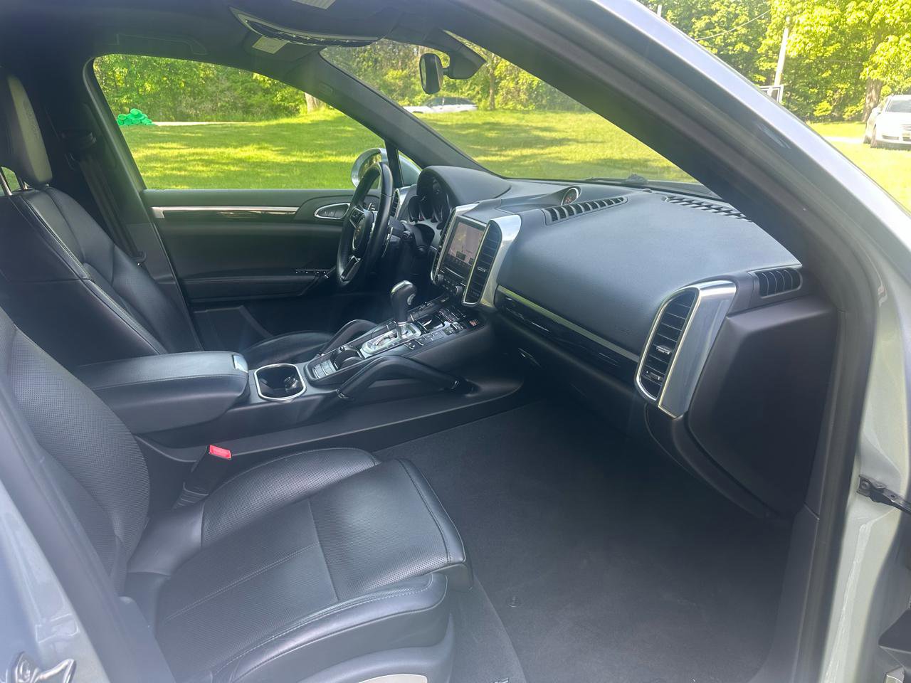 Used 2018 Porsche Cayenne Platinum Edition AWD/4WD image 17