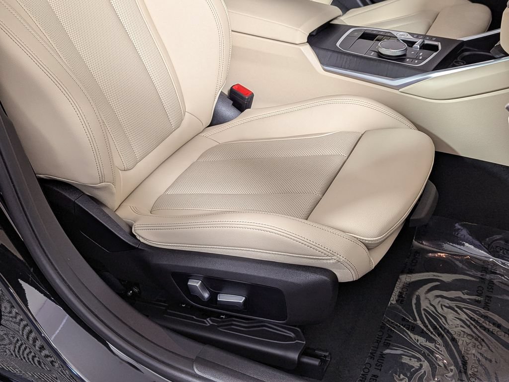 Used 2023 BMW 330i xDrive Sedan w/ Premium Package AWD/4WD image 29