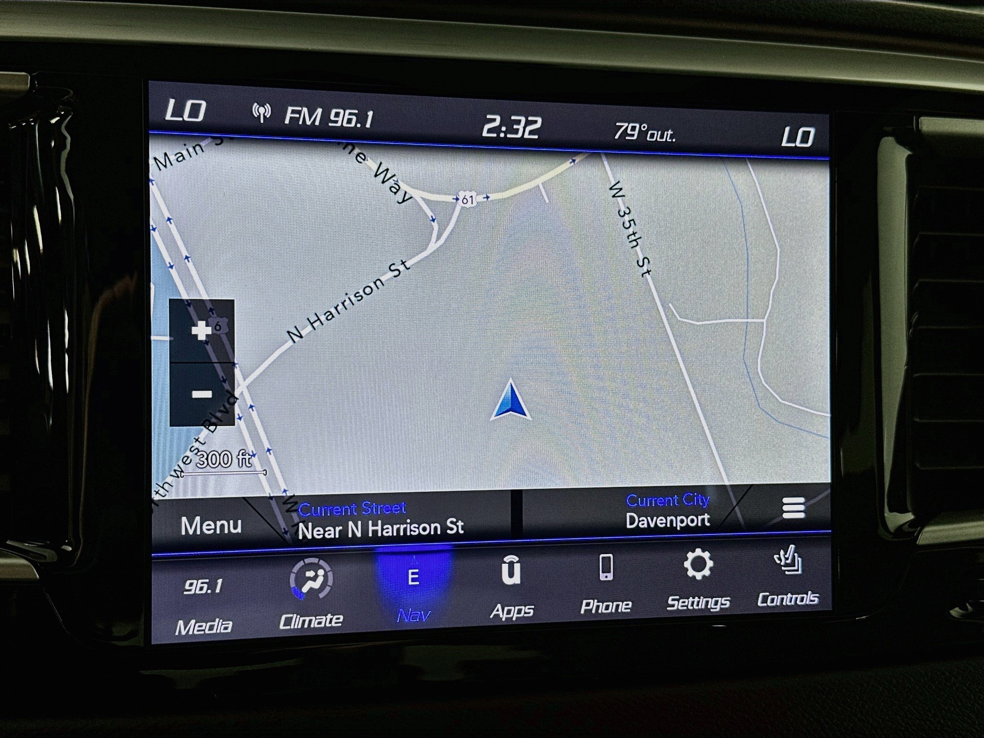 Used 2020 Chrysler Pacifica Touring-L FWD image 13