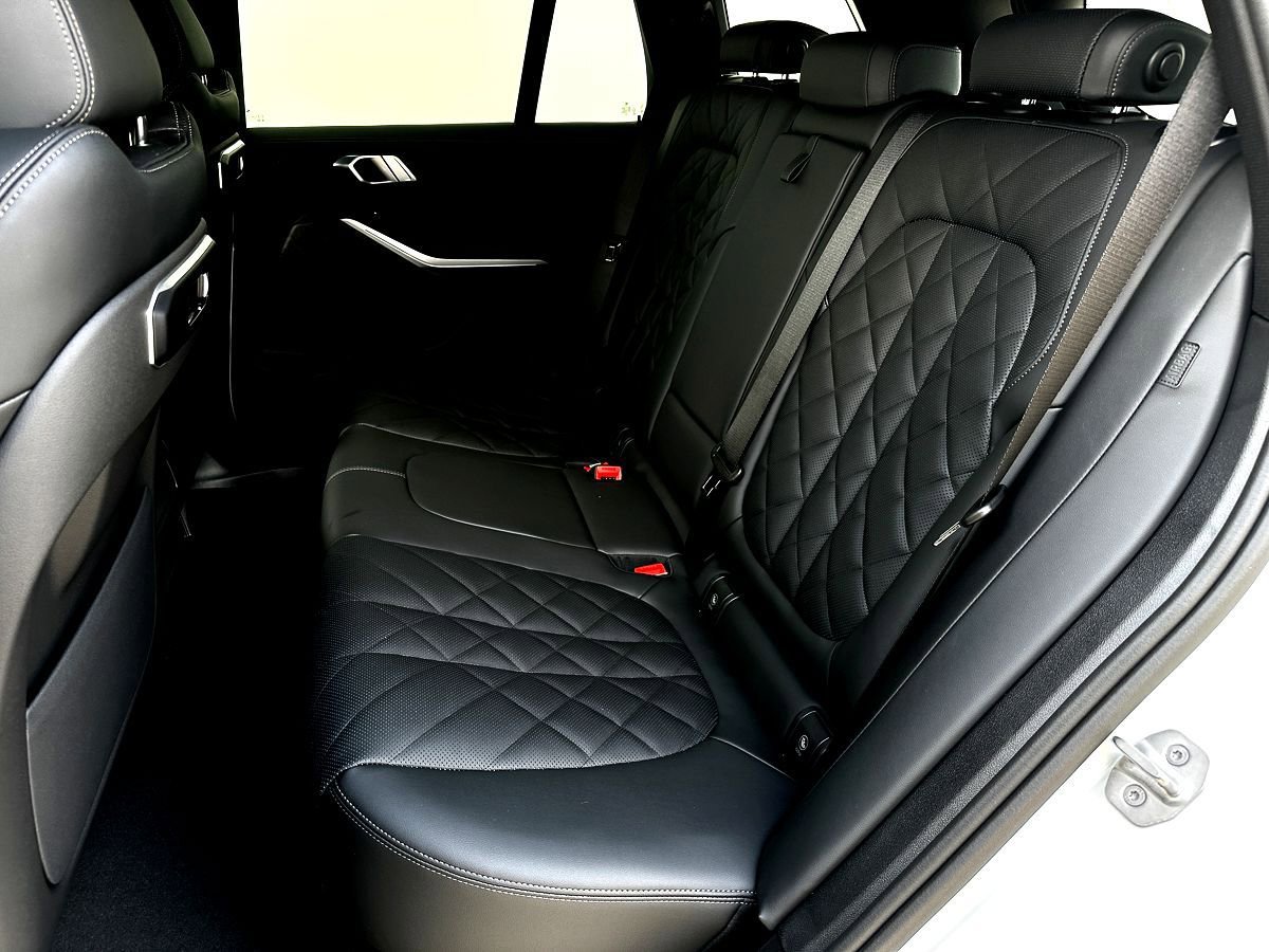 New 2026 BMW X5 xDrive40i image 17