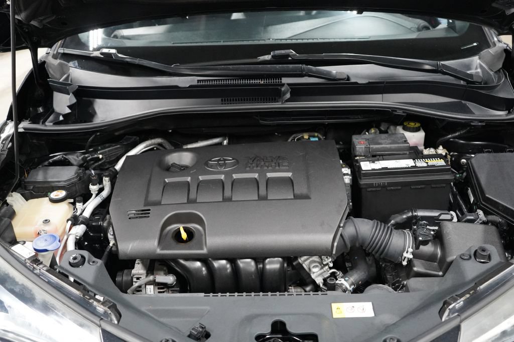 Used 2019 Toyota C-HR LE FWD image 31
