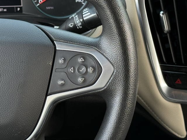 Used 2023 Chevrolet Traverse LS FWD image 16