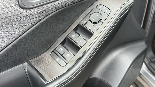 Used 2023 Nissan Rogue SV AWD/4WD image 9