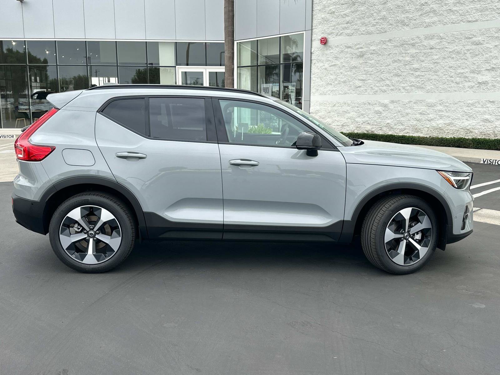 New 2026 Volvo XC40 B5 Plus w/ Protection Package Premier AWD/4WD image 3