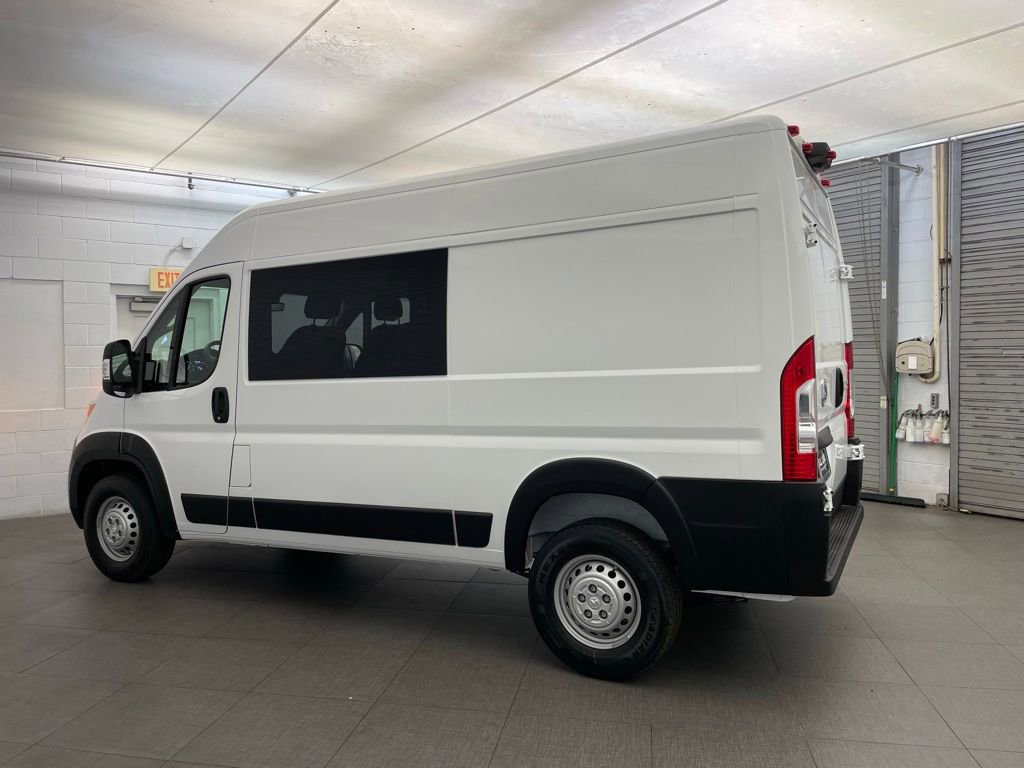 New 2026 RAM ProMaster 1500 w/ Crew Van Package FWD image 8