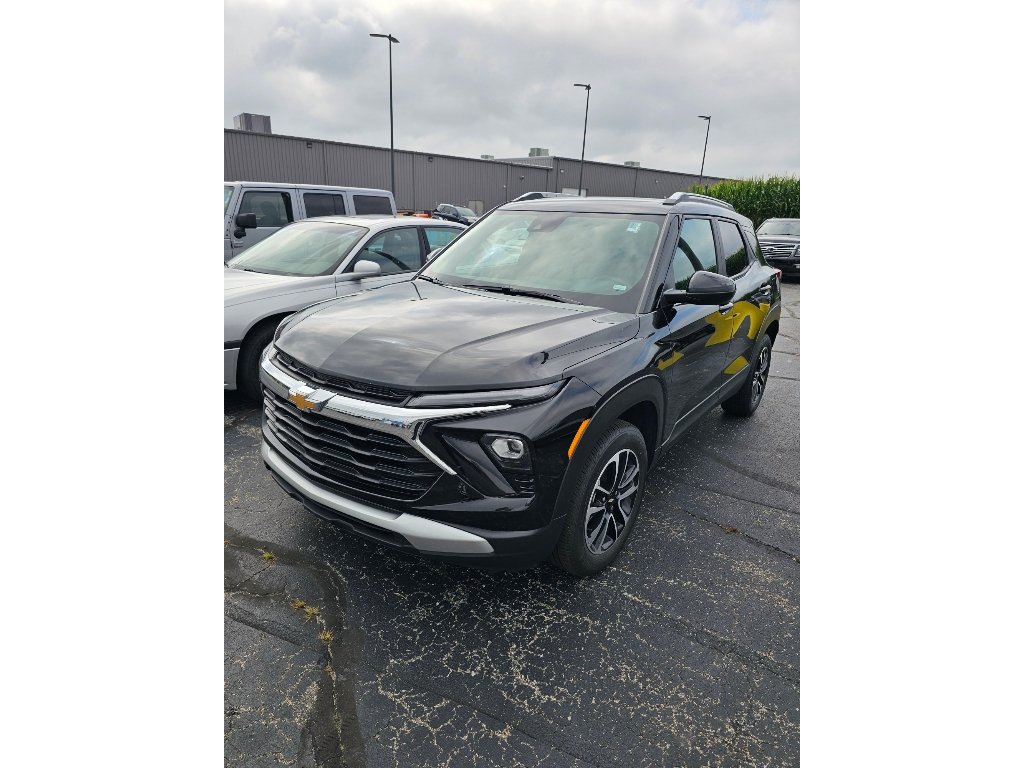 Used 2025 Chevrolet TrailBlazer LT AWD/4WD image 4