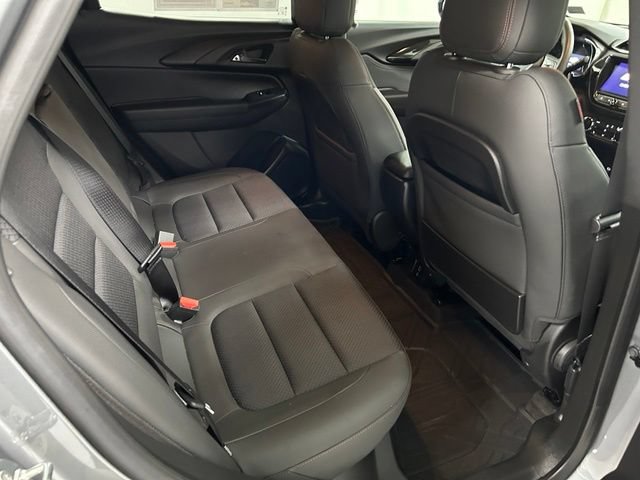 Used 2023 Chevrolet TrailBlazer RS w/ Sun and Liftgate Package FWD image 14